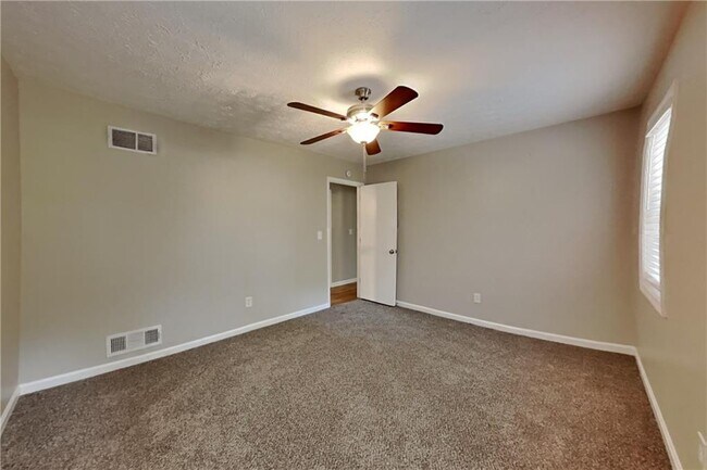 Building Photo - 1630 Rex Dr
