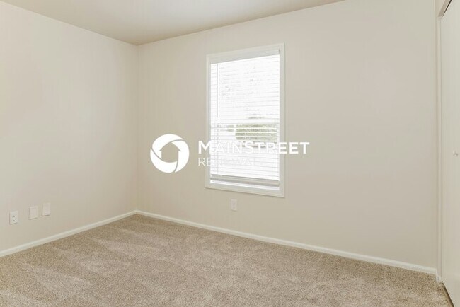 Building Photo - 5 Bedroom Pet-Friendly Home in Winston-Salem, NC with Main Street Renewal