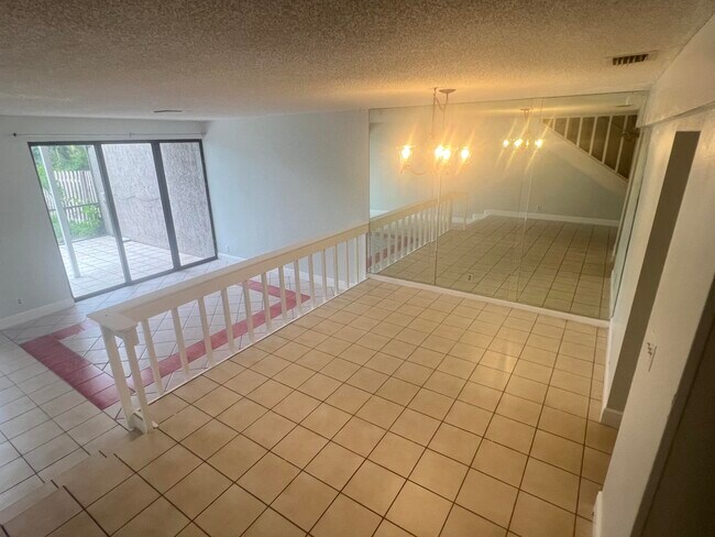 Building Photo - 12398 Westhampton Cir