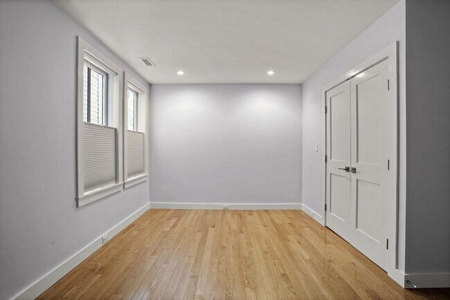 Building Photo - 14 Hardwick St