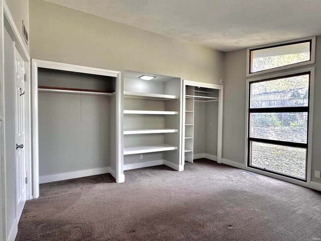 Building Photo - 7102 Woodhue Ln