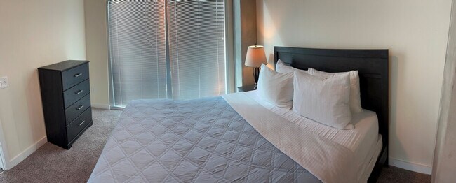 Building Photo - 415 S Mint St