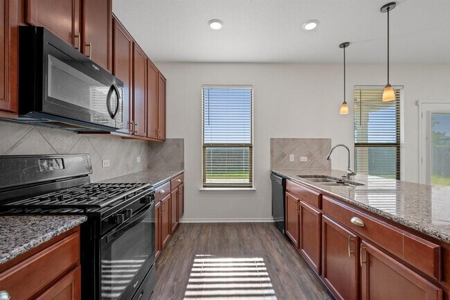 Building Photo - 6257 Mantalcino Dr