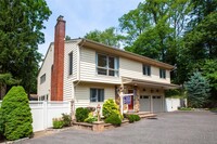 Building Photo - 201 Woodbury Rd