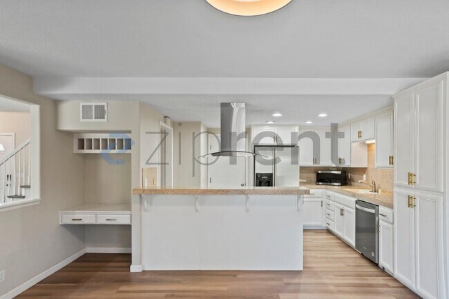 Building Photo - 2472 Camino de Jugar