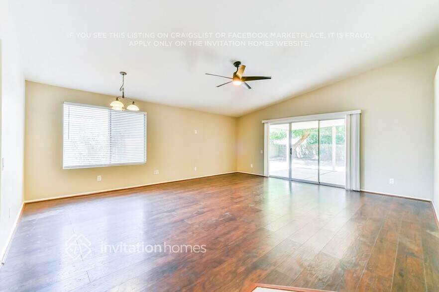 Building Photo - 706 S Golden Key St