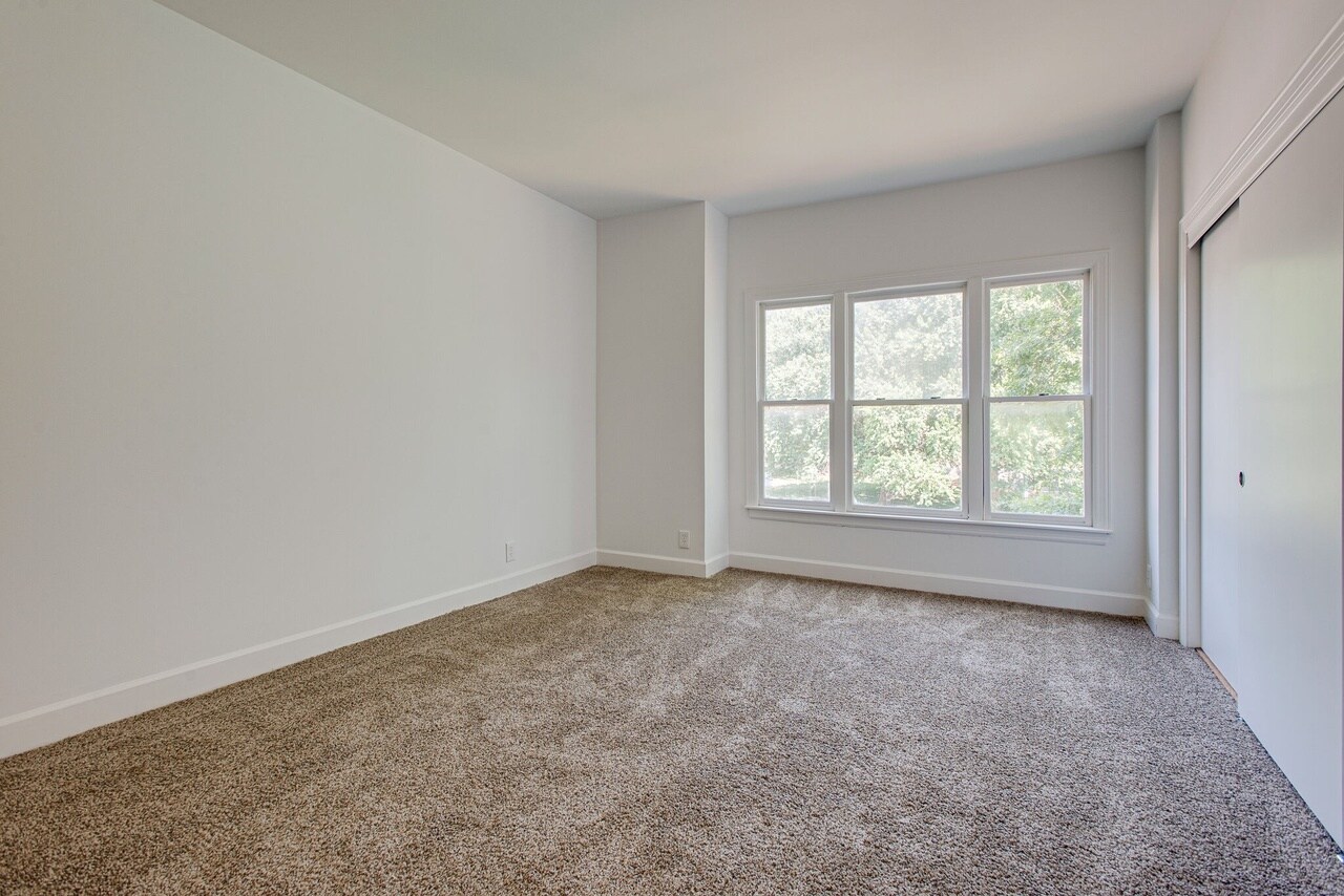 Building Photo - 243 Boxmere Pl