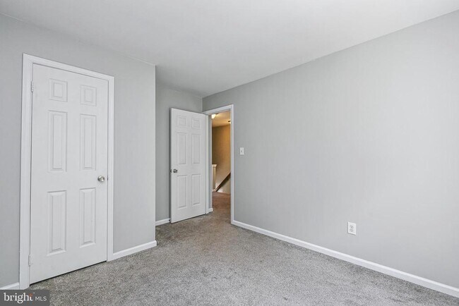 Building Photo - 105 Sunny Hill Ct