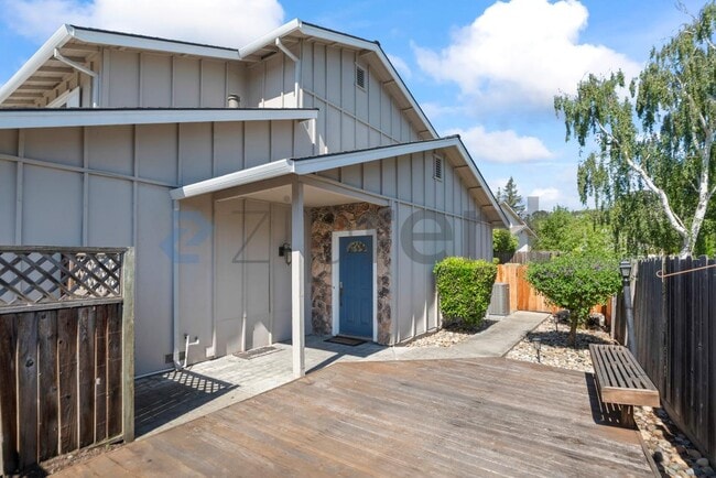 Building Photo - 2472 Camino de Jugar