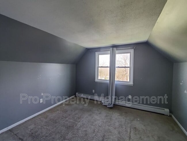 Building Photo - 85 Gilman St