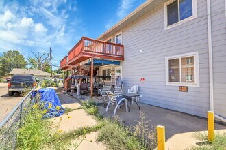 Building Photo - $1,345.00 - 2 Bed, 1 Bath Updated Unit in Denver with In Unit Laundry!