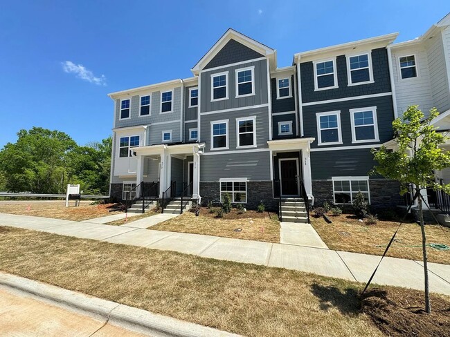 Building Photo - Charming 3BR Townhome in Wake Forest