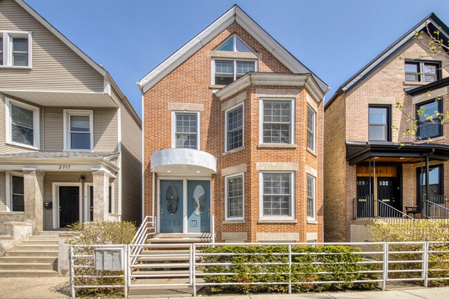 Building Photo - 2715 N Marshfield Ave