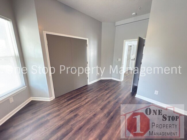 Building Photo - 2-Bedroom, 1-Bathroom All-Electric Home in Kansas City!!