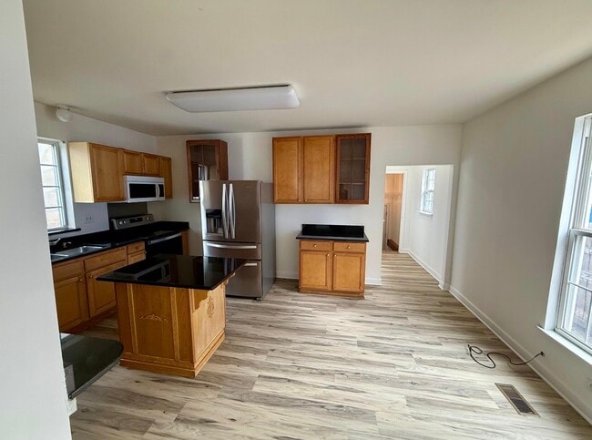 Building Photo - 309 Griswold St