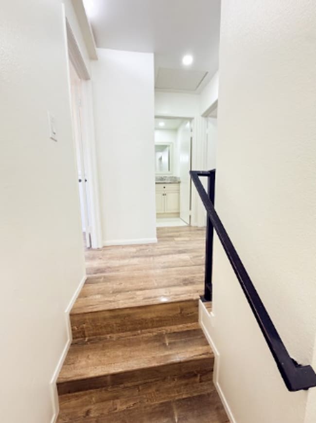 Building Photo - 15224 Shadybend Dr