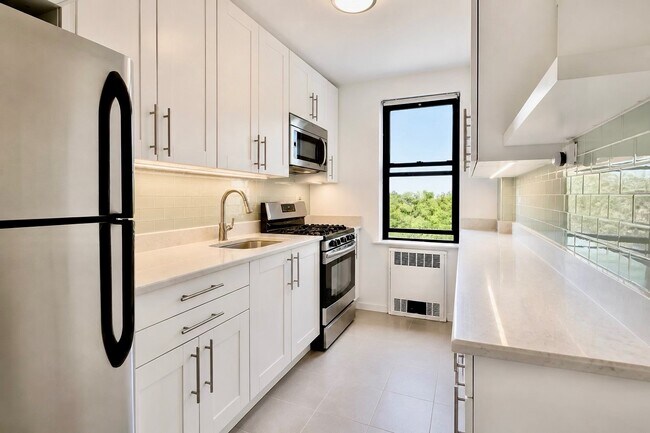 Building Photo - 1119 Ocean Pkwy