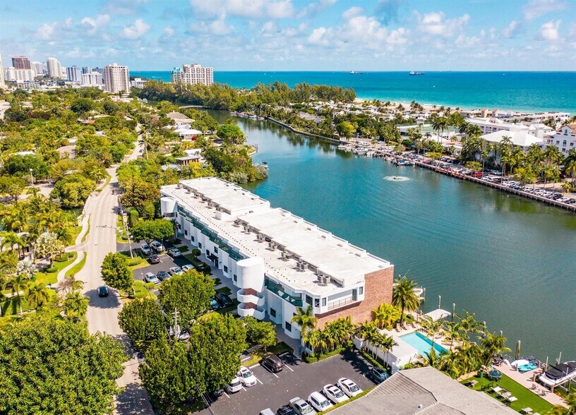 Building Photo - 1800 S Ocean Dr