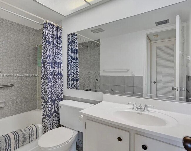 Primary Photo - 4047 NW 16th St