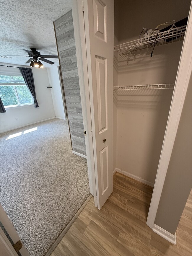 Building Photo - 914 Carom Cir