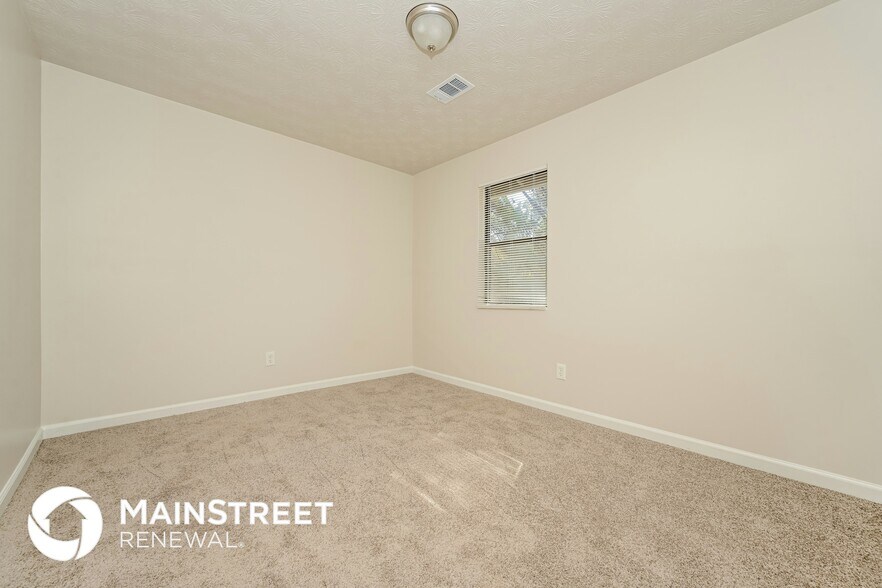 Building Photo - 4276 Old Lake Dr