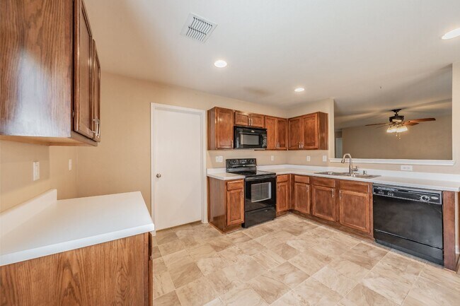 Building Photo - 25% OFF FIRST MONTH'S RENT WITH 12 MONTH LEASE! Lovely 3 bedroom, 2 bath home in Harriet Creek Ra...