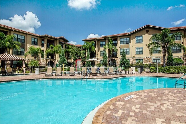 Building Photo - 902 Charo Pkwy