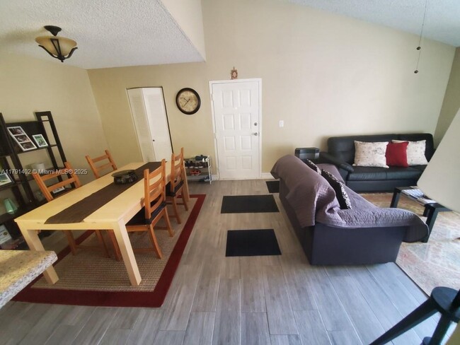 Primary Photo - 15540 SW 80th St