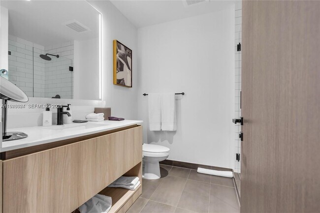 Building Photo - 398 NE 5th St