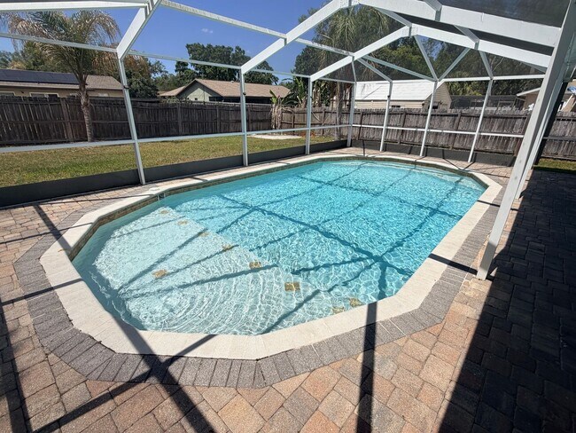 Building Photo - THREE BEDROOM POOL HOME!!!!