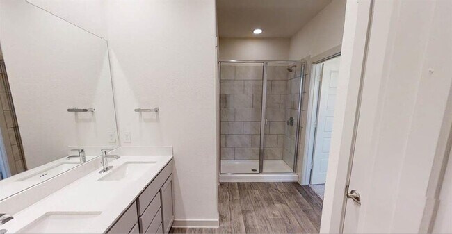 Building Photo - 3708 Niddry Dr