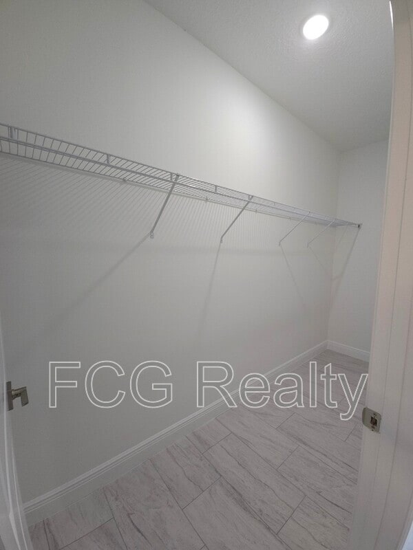 Building Photo - 7968 N Hillview Cir