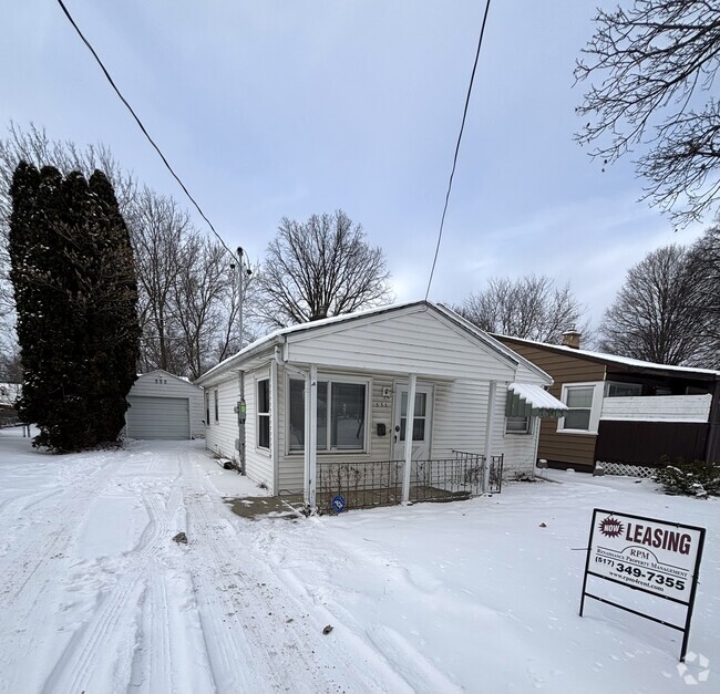 Building Photo - 555 Samantha Ave