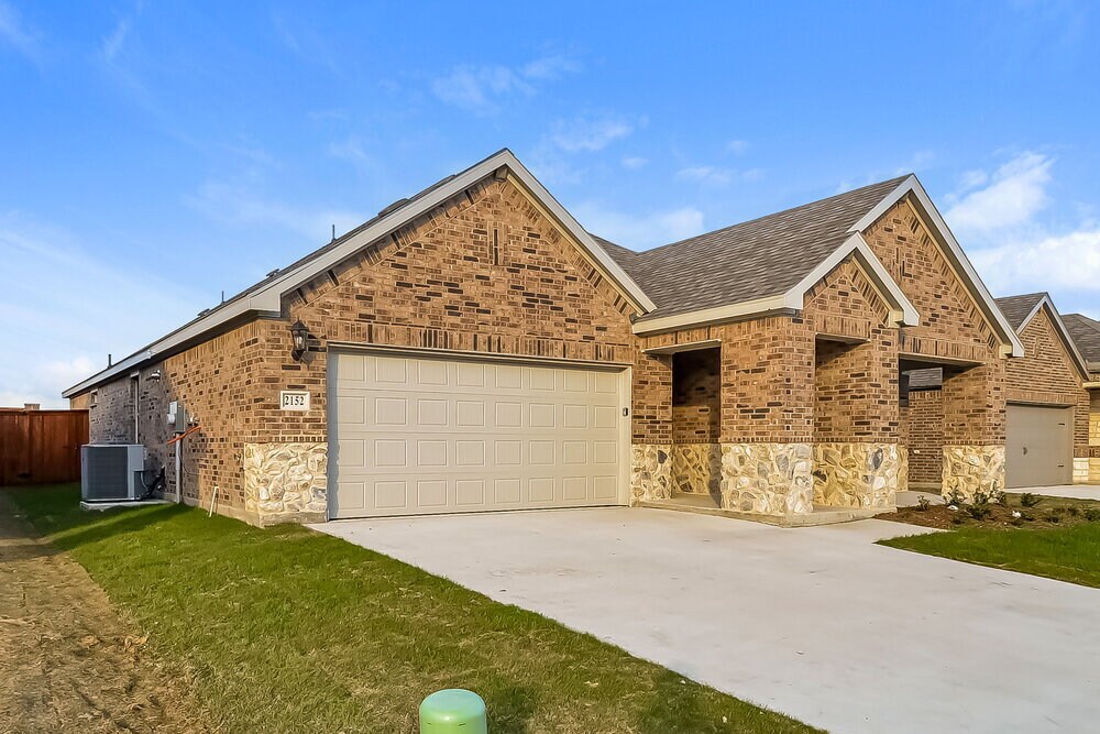 Building Photo - 2152 Gill Star Dr