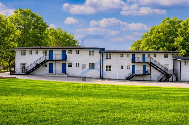 Building Photo - Freshly Updated 2BR/1.5BA with All-Electric Living