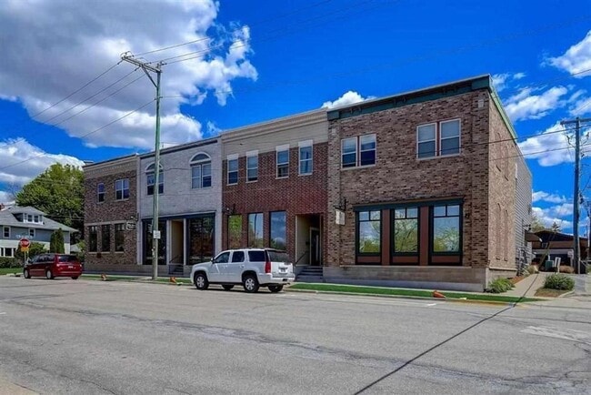 Building Photo - Luxury One-bedroom apartment in downtown S...