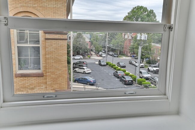 Building Photo - 4 Bedroom Single Family Home on Susquehann...
