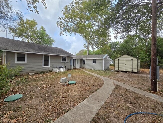 Building Photo - 3400 State Hwy 71