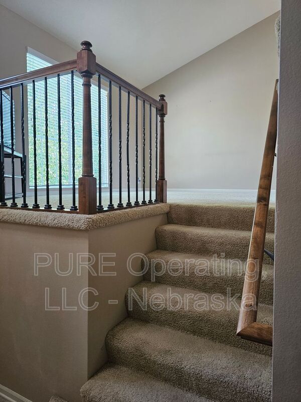 Building Photo - 16860 Larimore Ave