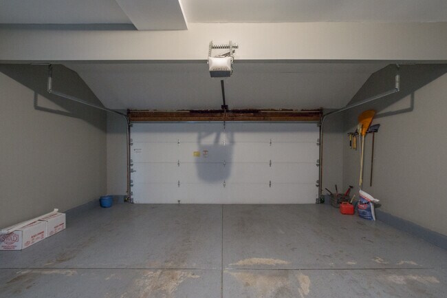Building Photo - 6657 Delburn Ct