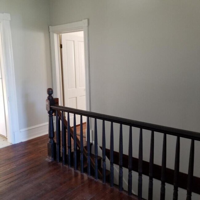 Building Photo - 2424 Birch Ave