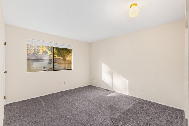 Building Photo - 17633 NE 88th Pl