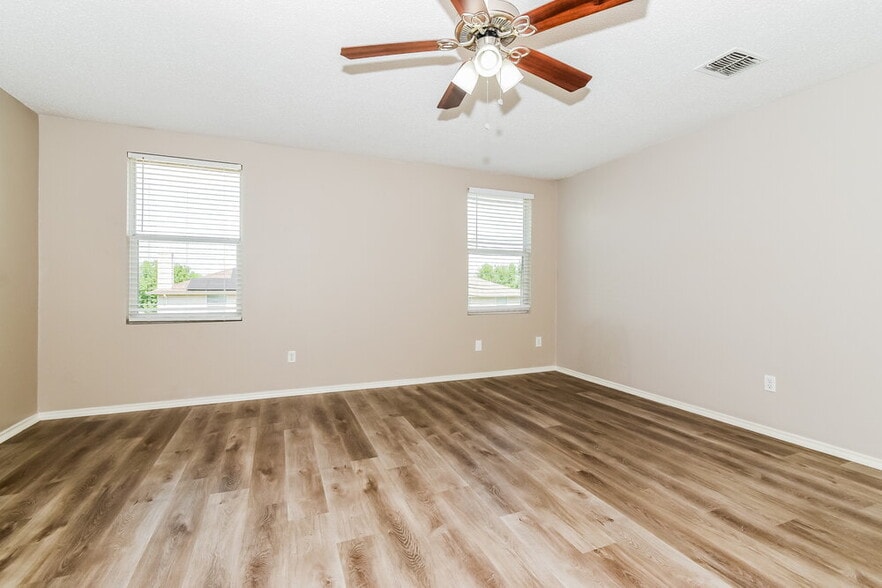 Building Photo - 5500 Still Canyon Dr
