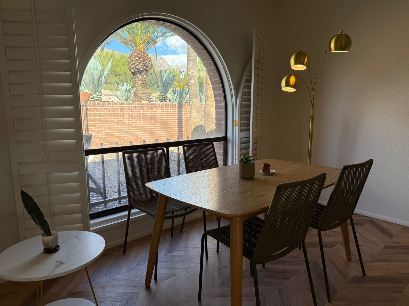 Building Photo - 1402 E Big Rock Rd