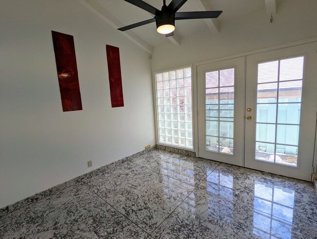 Building Photo - Kalama valley single level 4 bedroom home ...