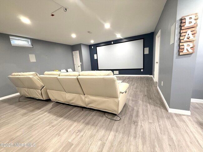 Building Photo - 6 Wisteria Ct