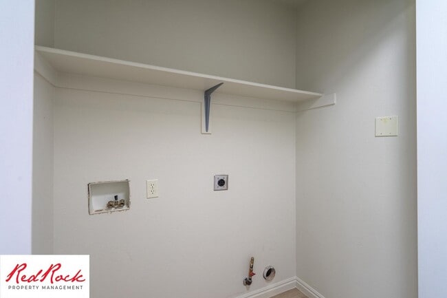 Building Photo - 3 Bedroom Home in Hurricane with Community Pool