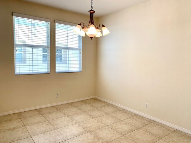 Building Photo - Enchanting 4 bedroom/2.5 bath property in the heart of Claremont Village