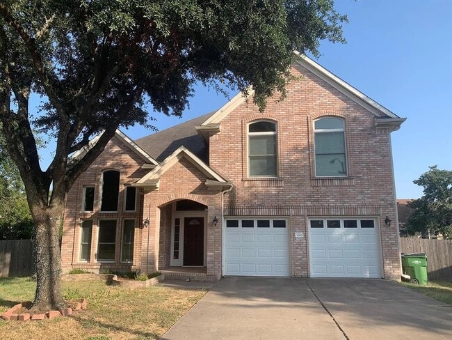 Building Photo - 1207 Chinquapin Ct