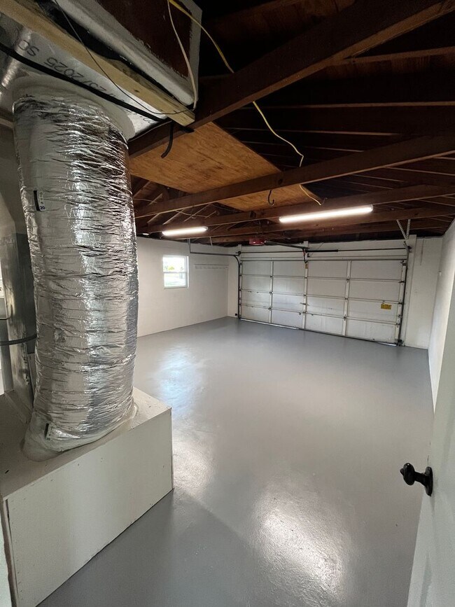 Building Photo - 1606 Overlake Ave